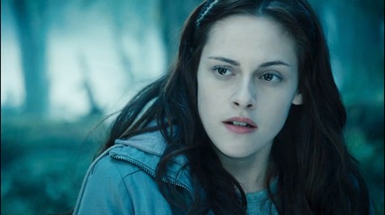 Bella-Twilight-trailer-3-HQ-bella-swan-2558576-2185-1224